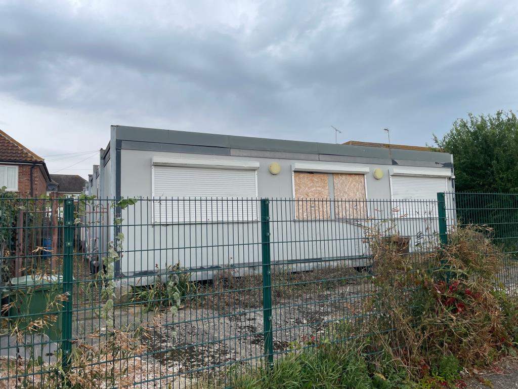 Lot: 131 - FORMER COMMUNITY CENTRE WITH POTENTIAL - Rear of the building